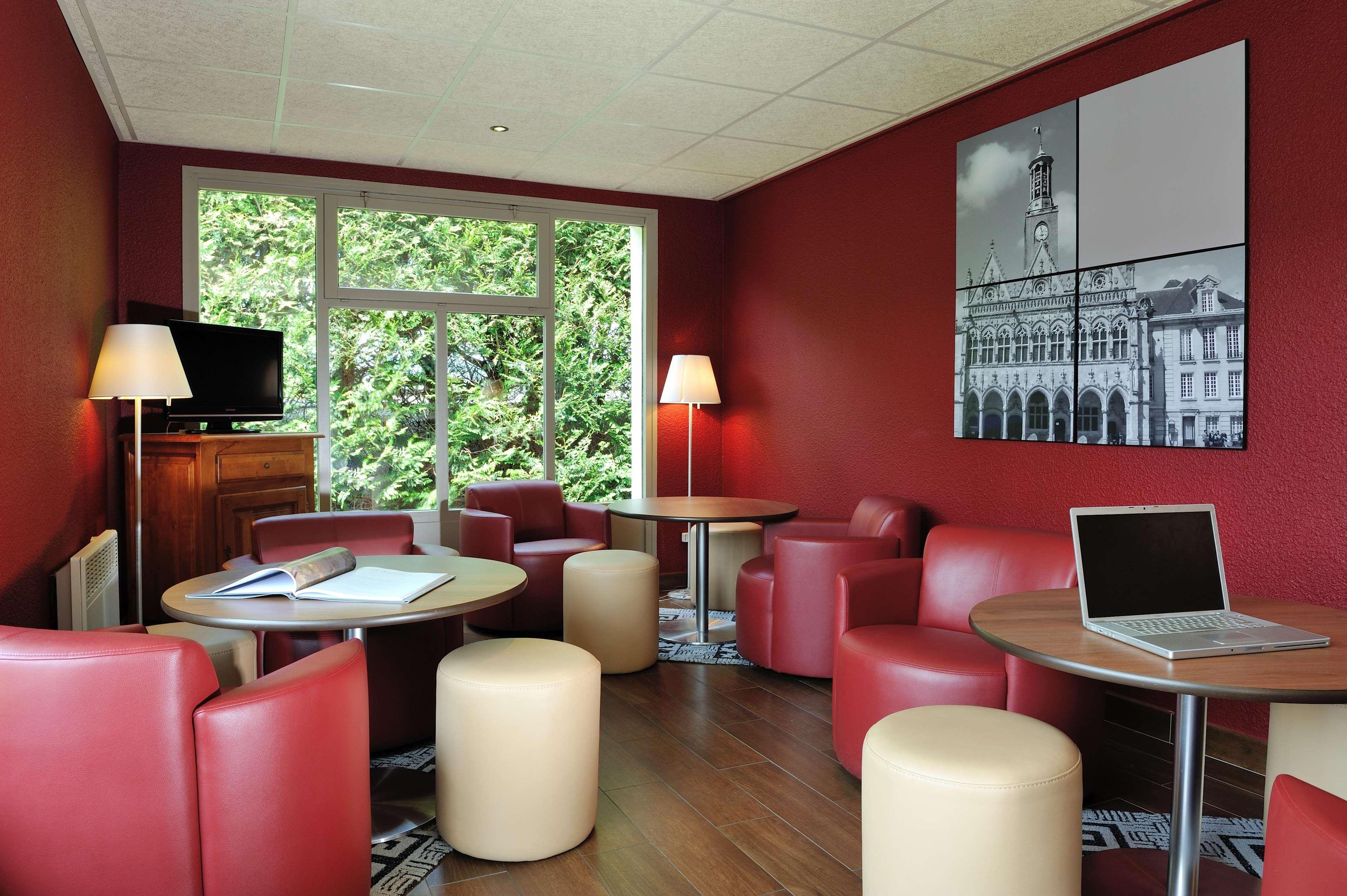 Campanile Saint Quentin Hotel Exterior photo